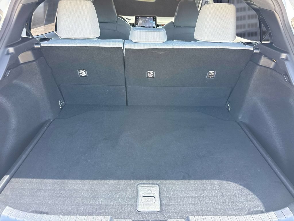 Used 2021 Toyota Corolla SE w/ Carpet Mat Package (TMS) FWD image 12