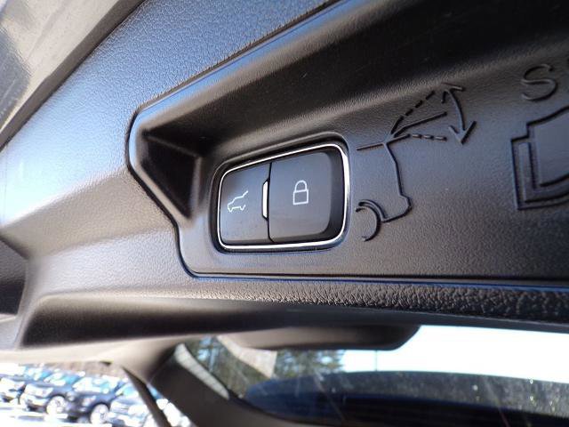 Certified 2021 Ford Explorer Limited w/ Equipment Group 301A image 11