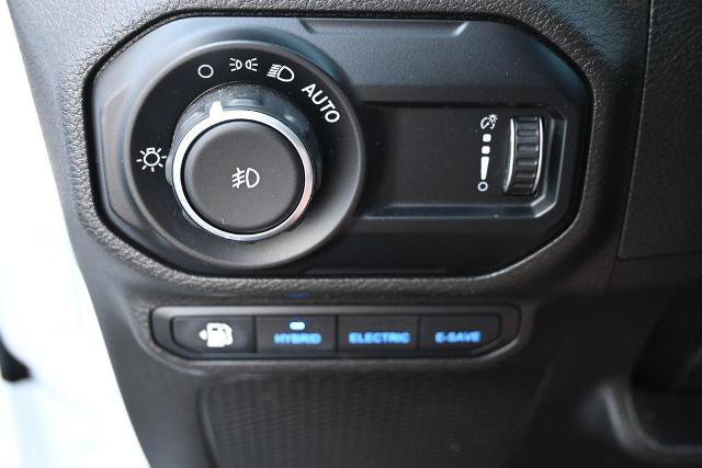 Used 2023 Jeep Wrangler Unlimited Sahara w/ Cold Weather Group AWD/4WD image 33
