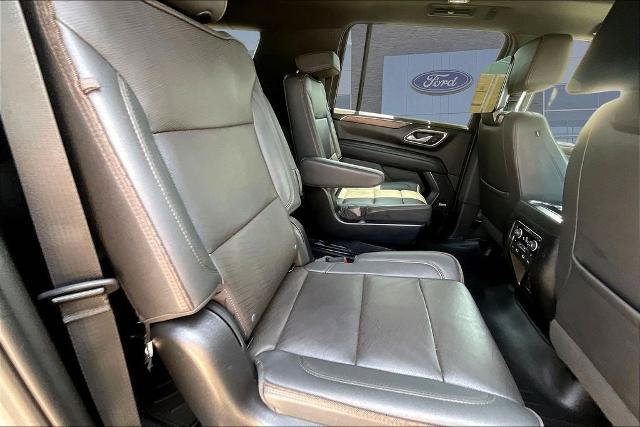 Used 2023 Chevrolet Suburban High Country RWD image 36