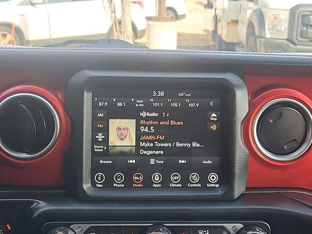 Used 2022 Jeep Wrangler Unlimited Rubicon w/ Cold Weather Group image 16