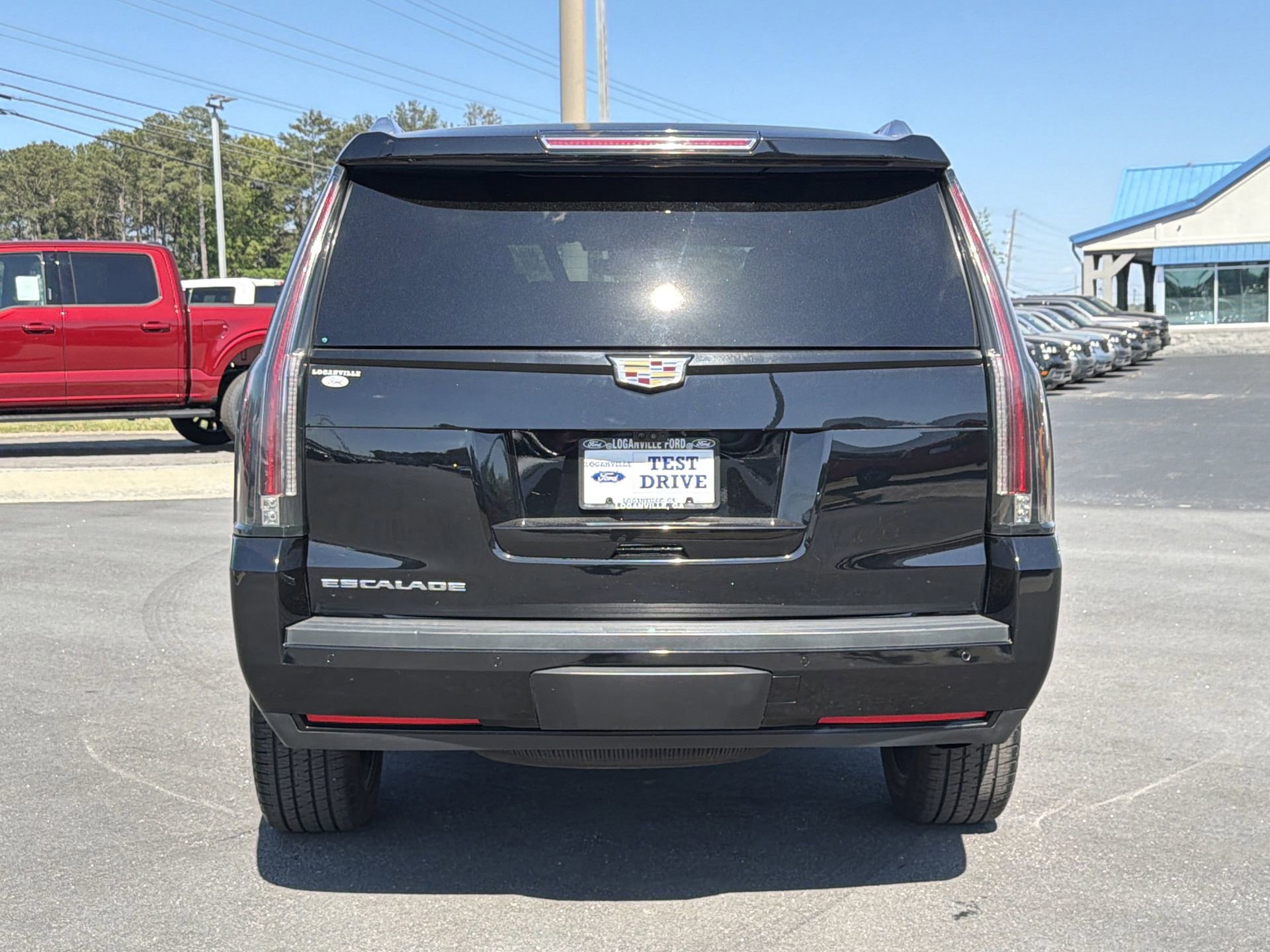 Used 2020 Cadillac Escalade Luxury w/ Escalade Sport Edition AWD/4WD image 3