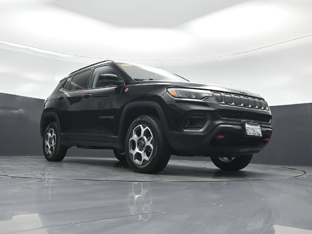 Used 2022 Jeep Compass Trailhawk AWD/4WD image 41