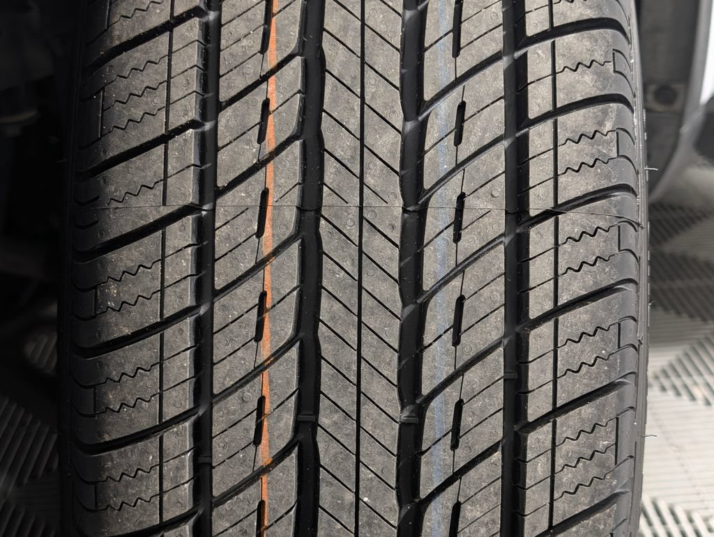 Certified 2025 Ford Escape ST-Line FWD image 28