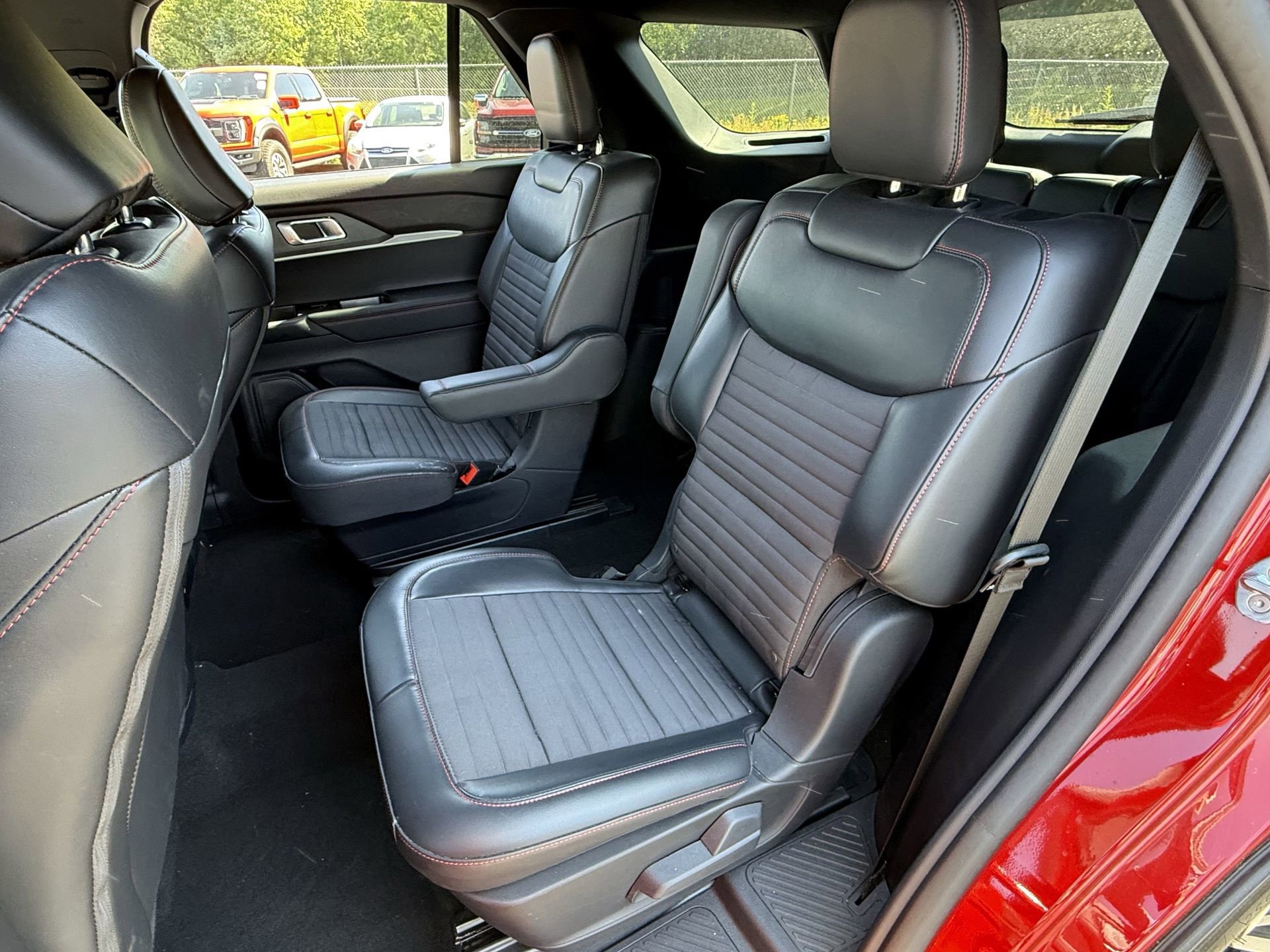 Certified 2025 Ford Explorer ST-Line AWD/4WD image 13