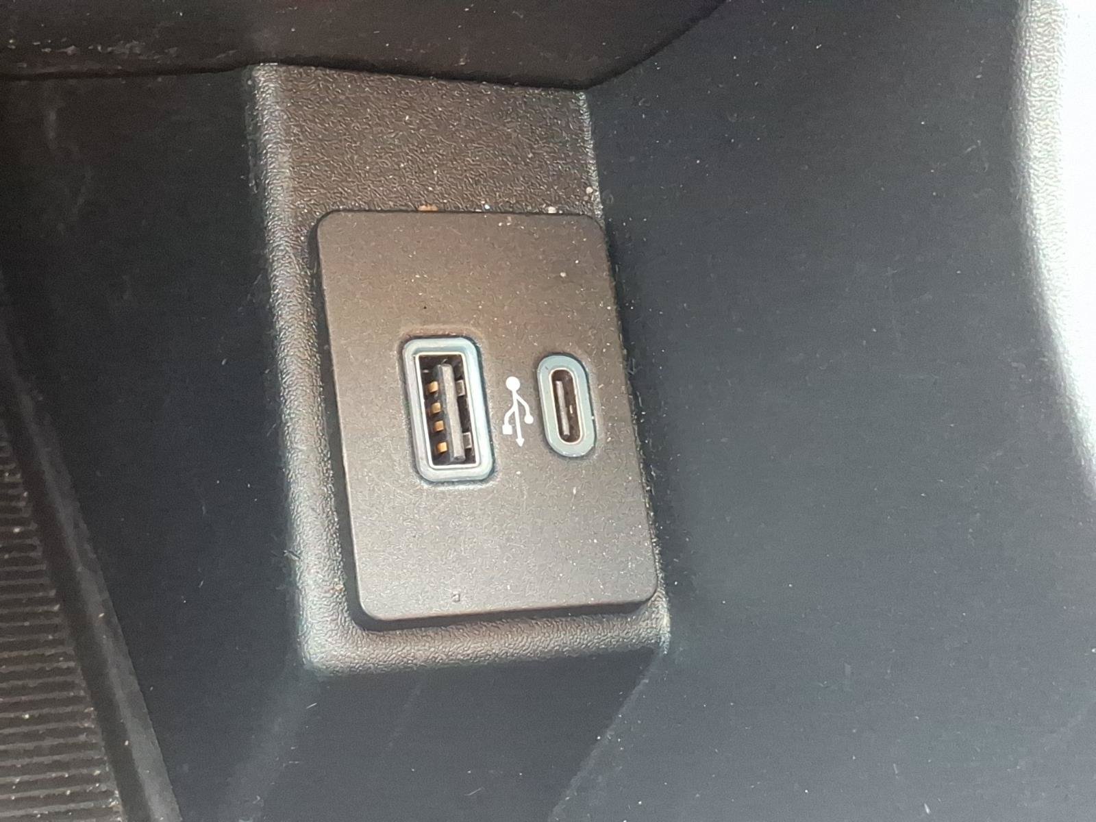 Certified 2024 Ford Edge SEL AWD/4WD image 18