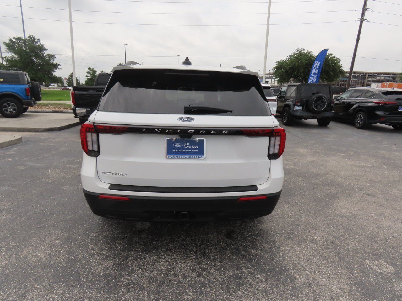 Certified 2025 Ford Explorer Active RWD image 13