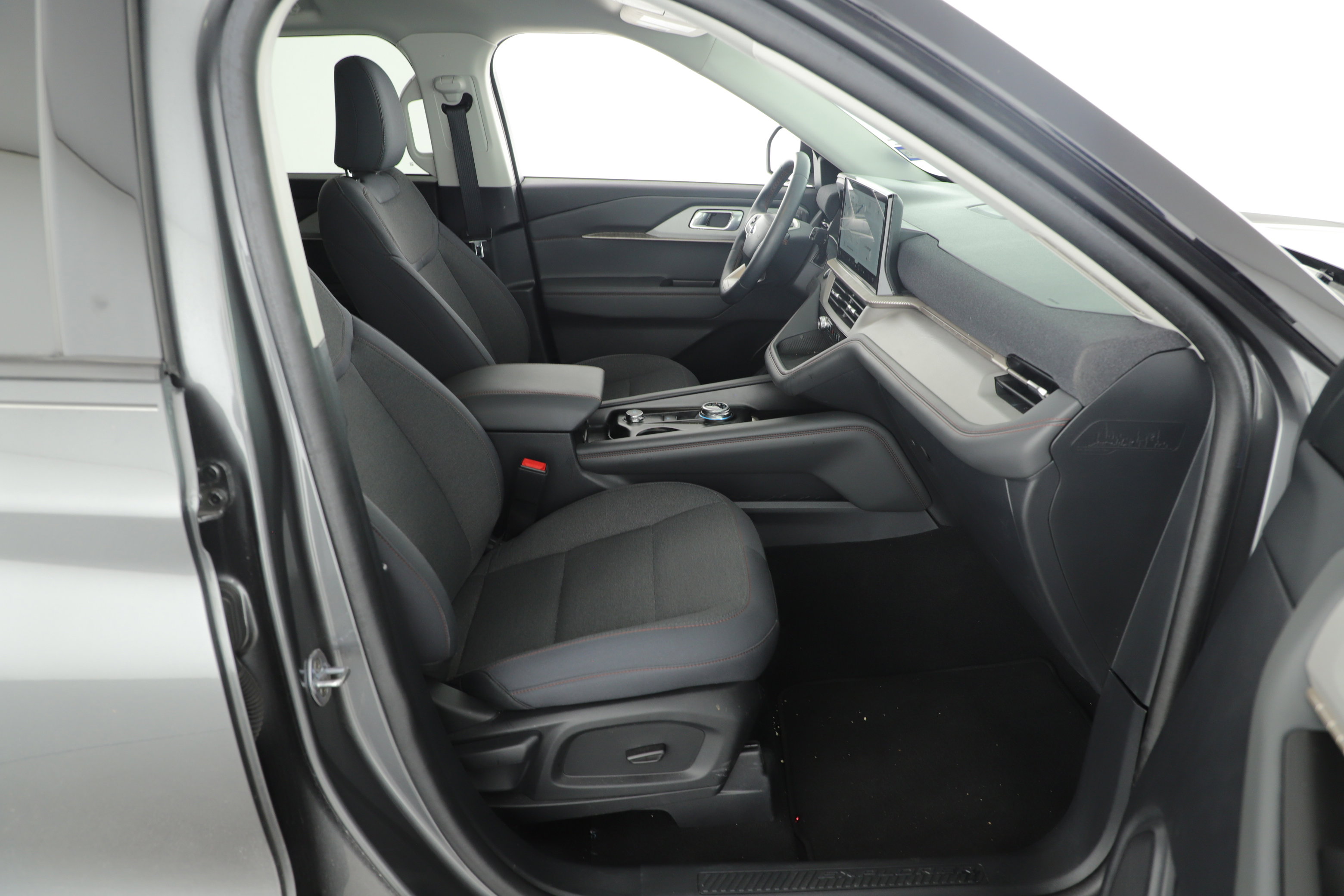 Certified 2025 Ford Explorer Active image 10