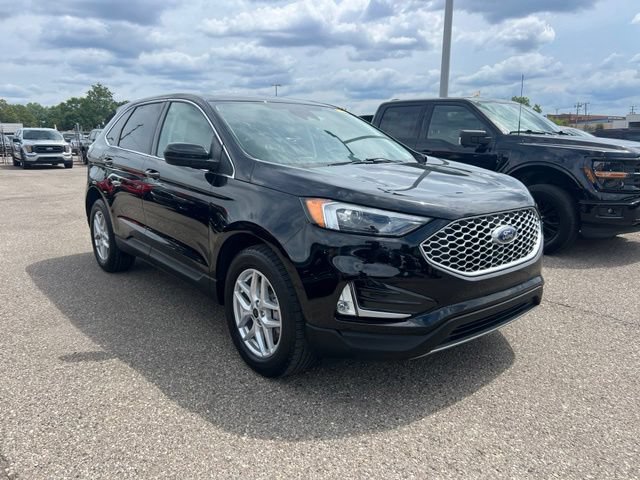 Certified 2024 Ford Edge SEL w/ Convenience Package AWD/4WD image 3