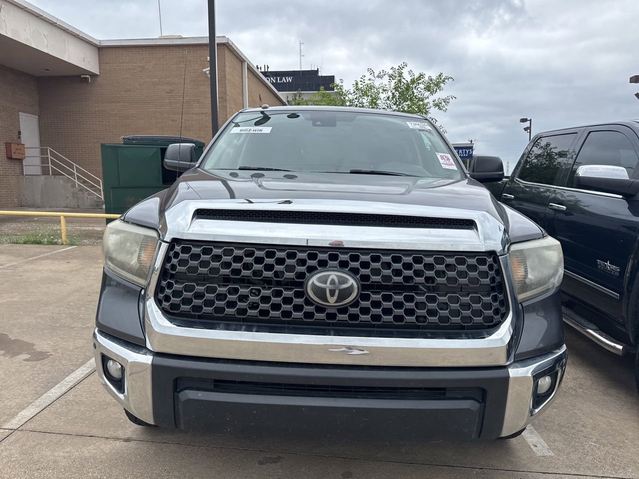 Used 2018 Toyota Tundra SR5 w/ SR5 Upgrade Package AWD/4WD image 2