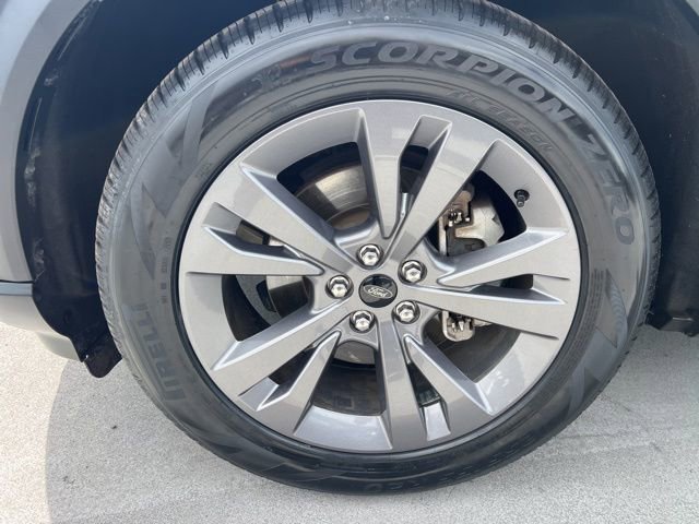 Certified 2022 Ford Explorer XLT w/ Equipment Group 202A RWD image 4