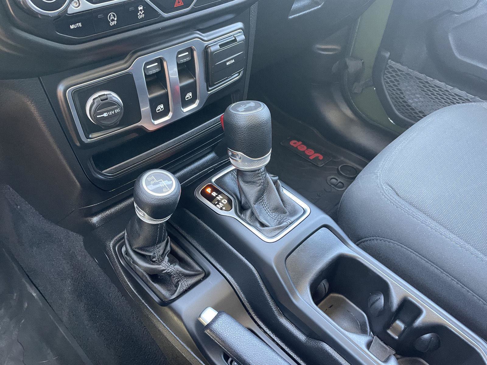 Used 2021 Jeep Wrangler Sport AWD/4WD image 27