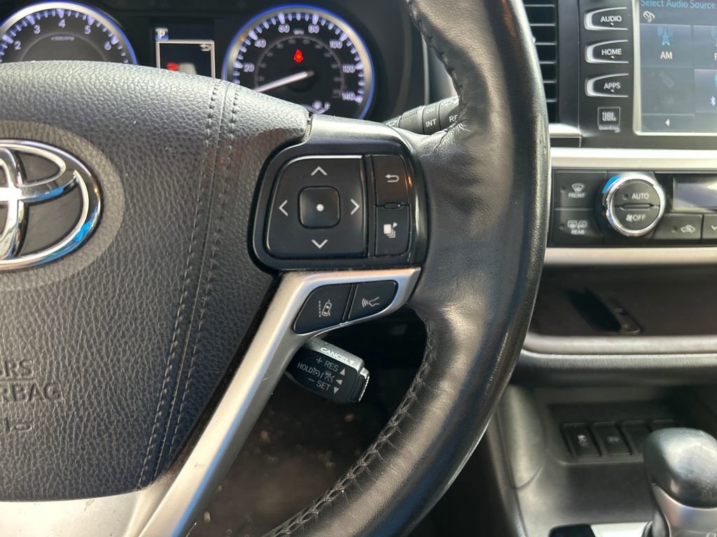 Used 2019 Toyota Highlander FWD V6 image 24