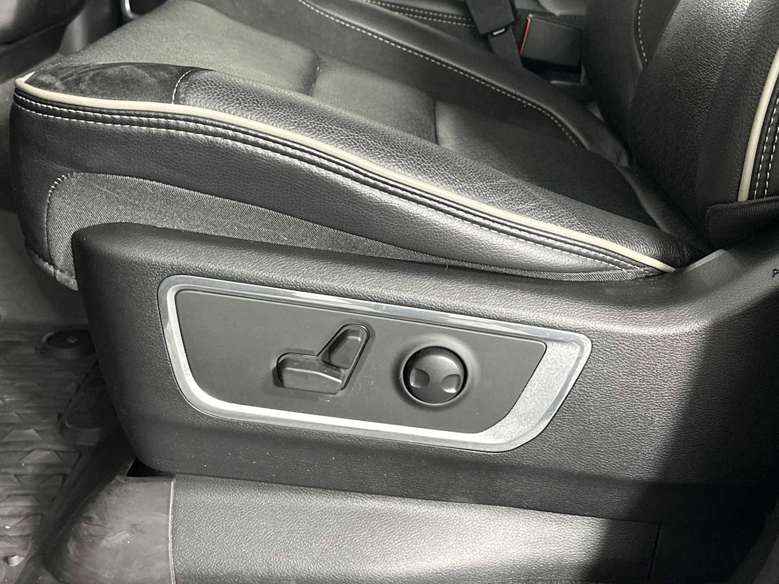 Used 2022 RAM 1500 Laramie image 8