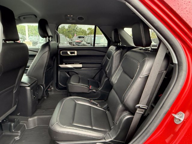 Certified 2023 Ford Explorer XLT w/ Equipment Group 202A AWD/4WD image 9