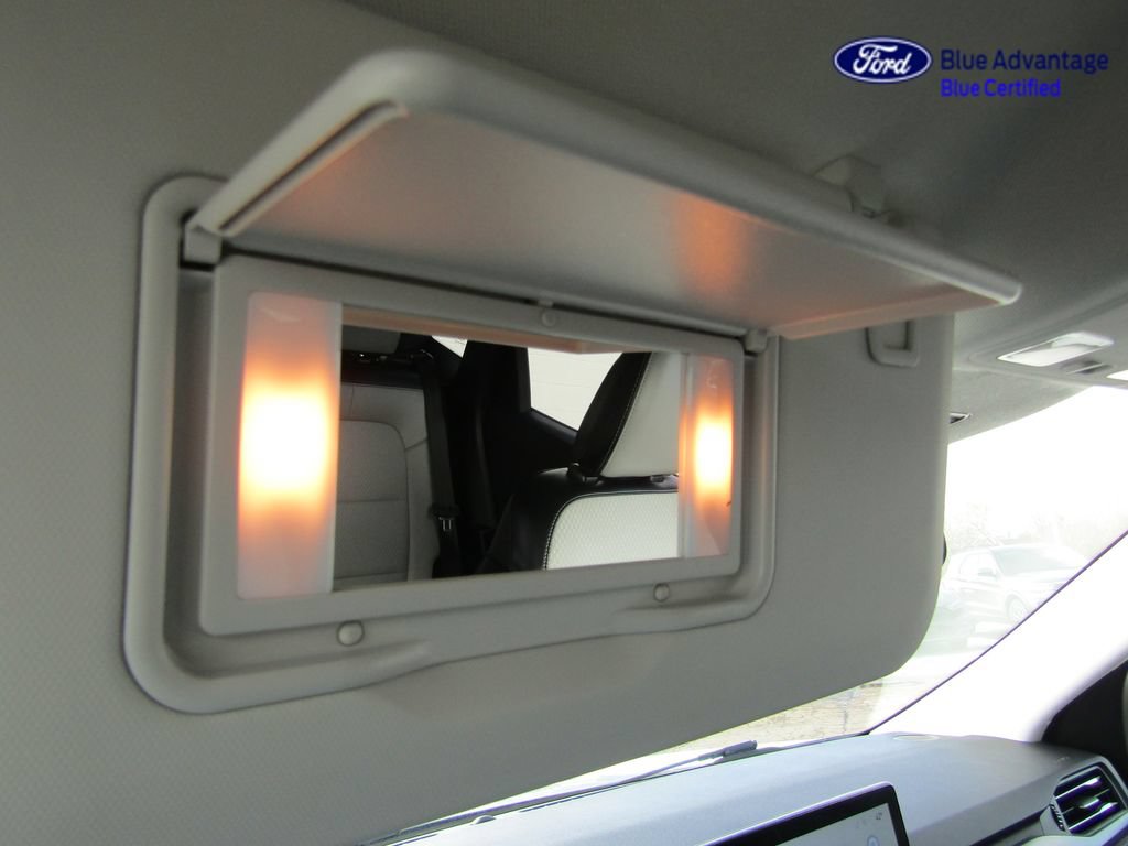 Certified 2025 Ford Escape SE FWD image 36