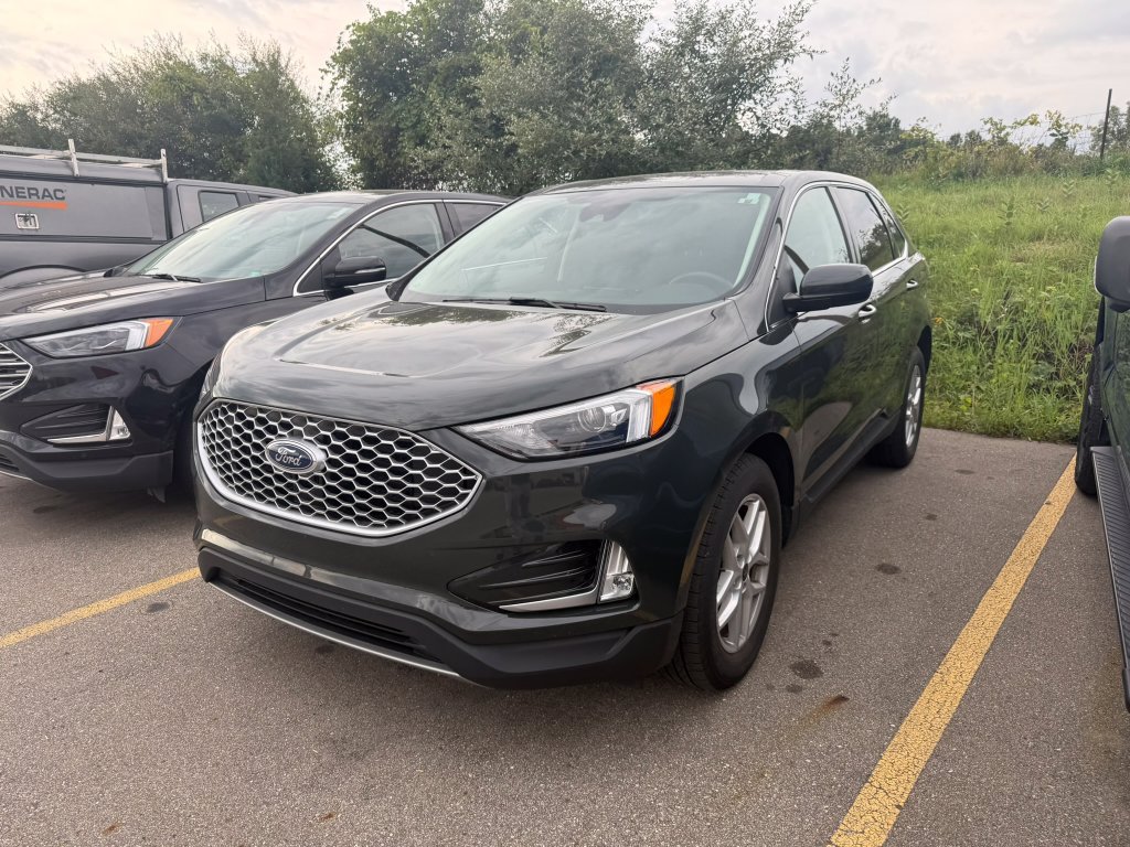 Certified 2024 Ford Edge SEL w/ Convenience Package AWD/4WD image 3