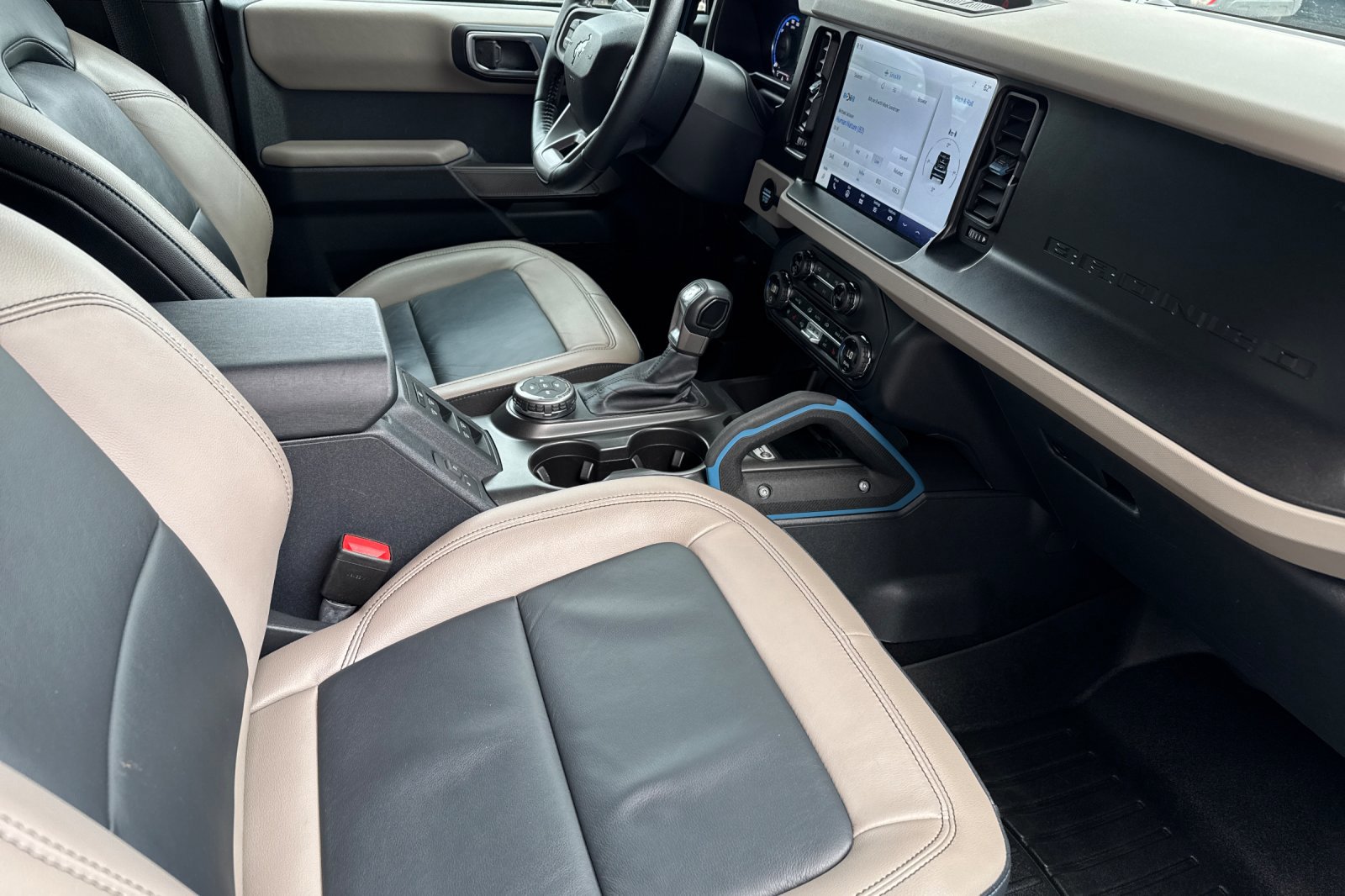 Certified 2023 Ford Bronco Wildtrak AWD/4WD image 16