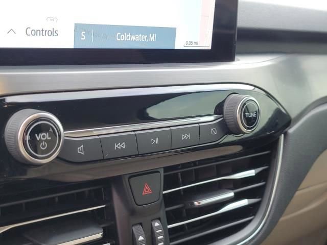 Certified 2022 Ford Escape Titanium image 34