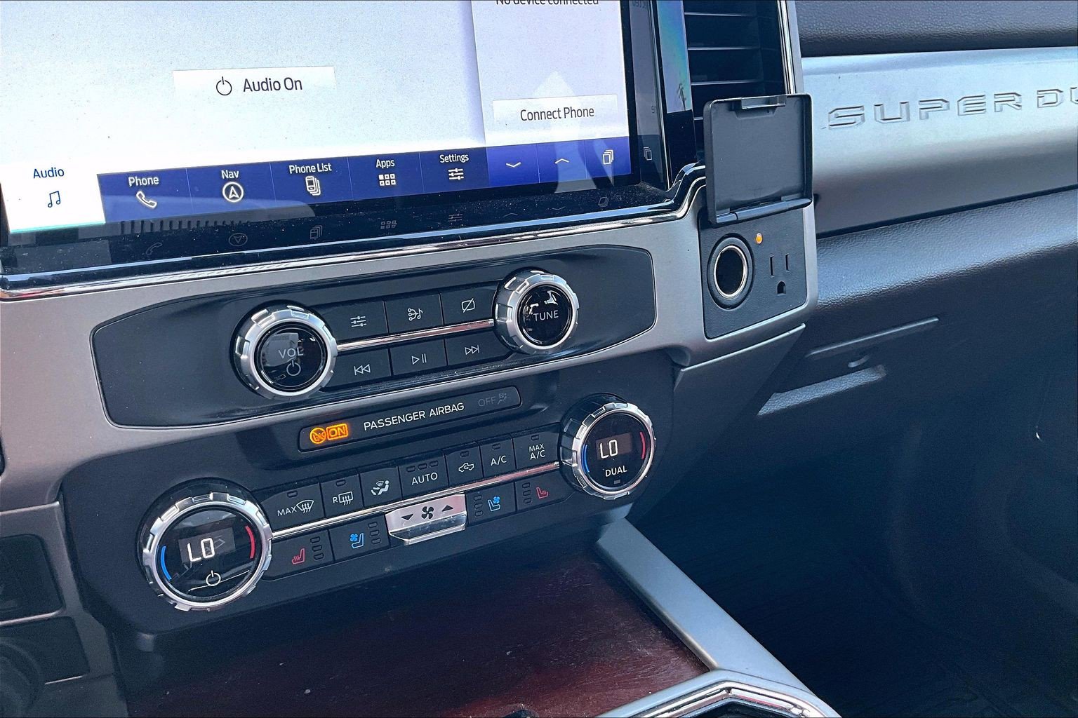 Certified 2022 Ford F250 King Ranch w/ Tremor Off-Road Package AWD/4WD image 32