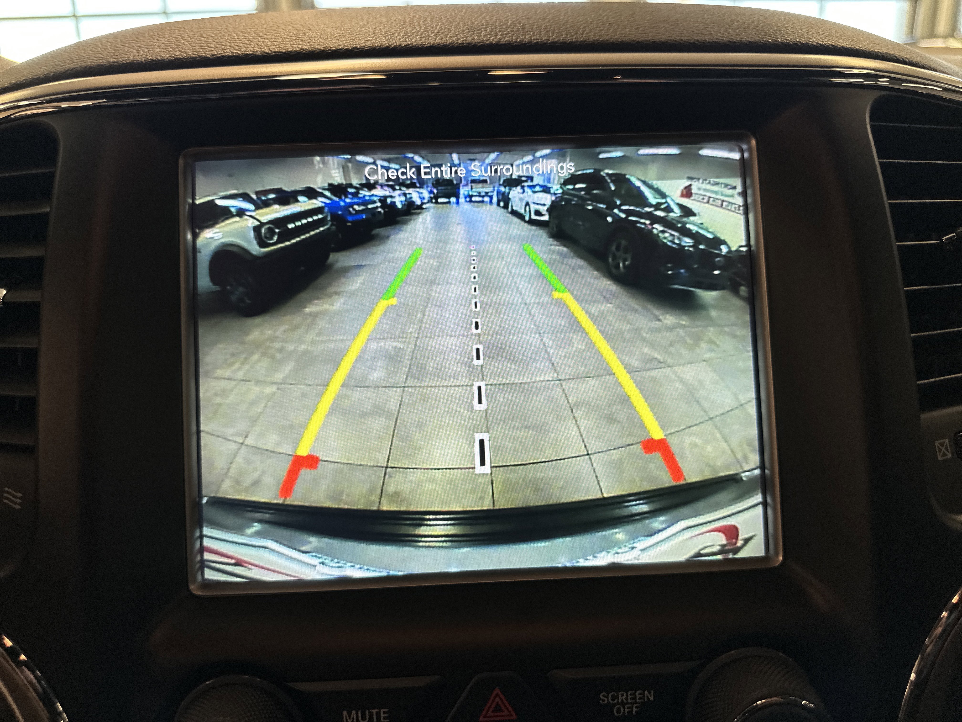 Used 2018 Jeep Grand Cherokee Altitude image 29