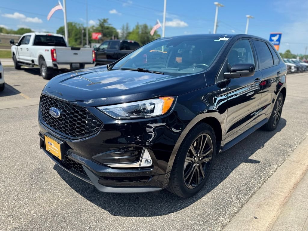 Certified 2022 Ford Edge ST-Line w/ Class II Trailer Tow Package AWD/4WD image 34