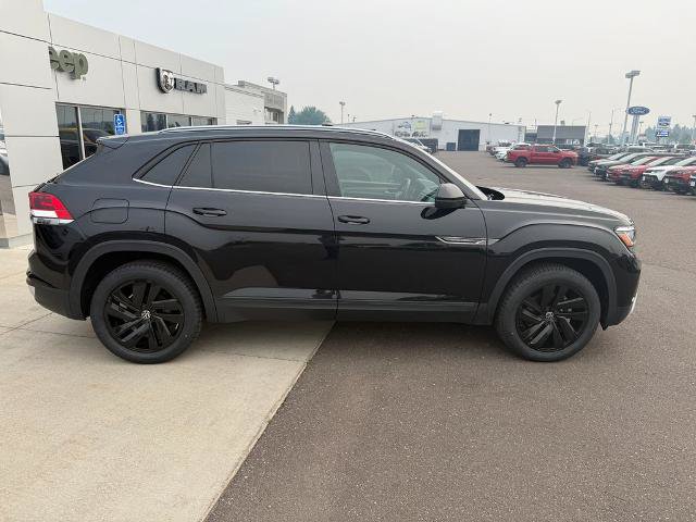 Used 2022 Volkswagen Atlas Cross Sport SE w/ Black Wheel Package AWD/4WD image 8