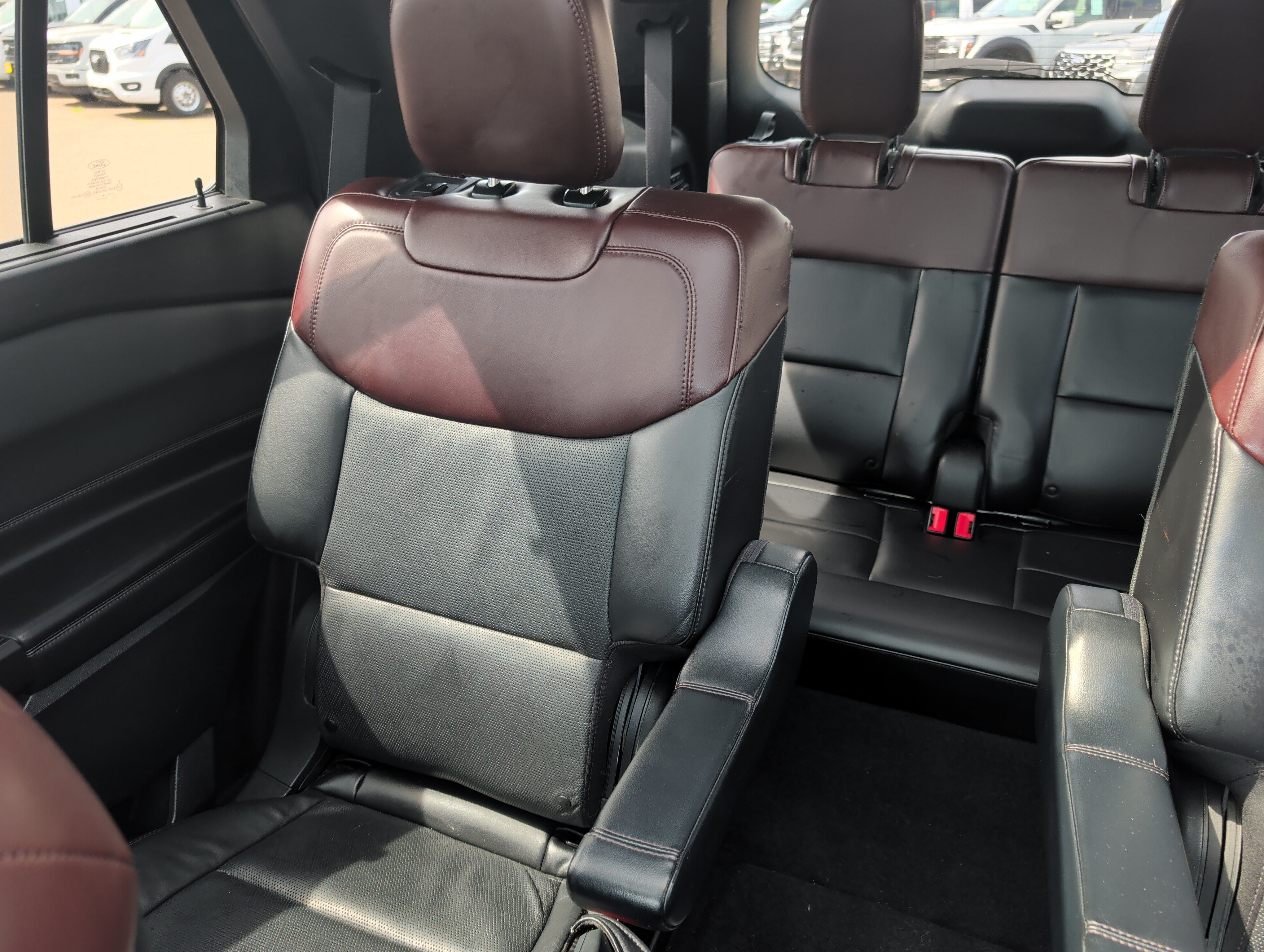 Certified 2020 Ford Explorer Platinum w/ Premium Technology Package AWD/4WD image 12