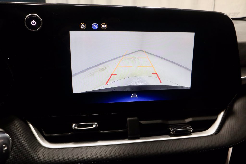 Used 2025 Chevrolet Equinox LT FWD image 2