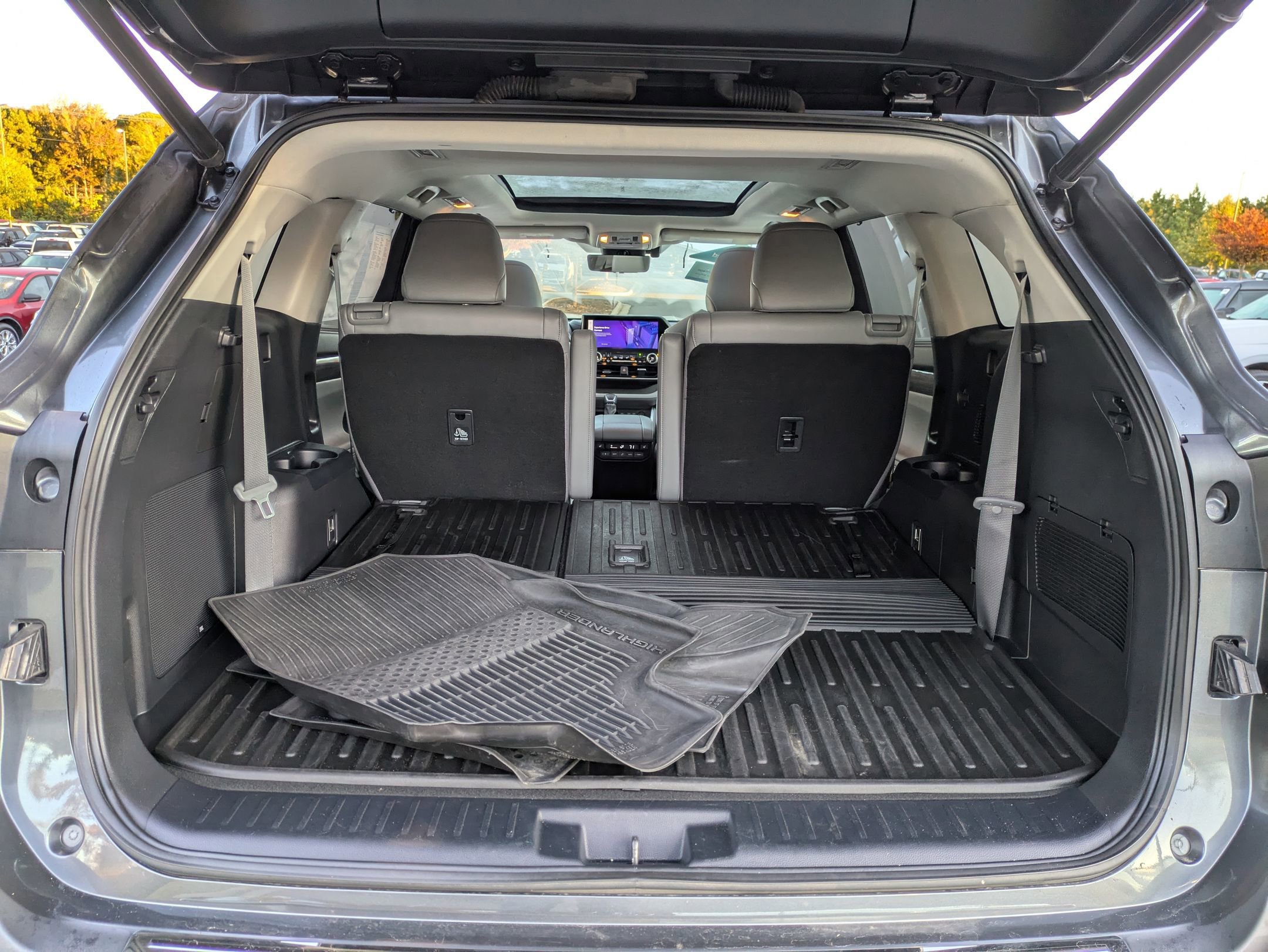 Used 2023 Toyota Highlander Platinum image 34