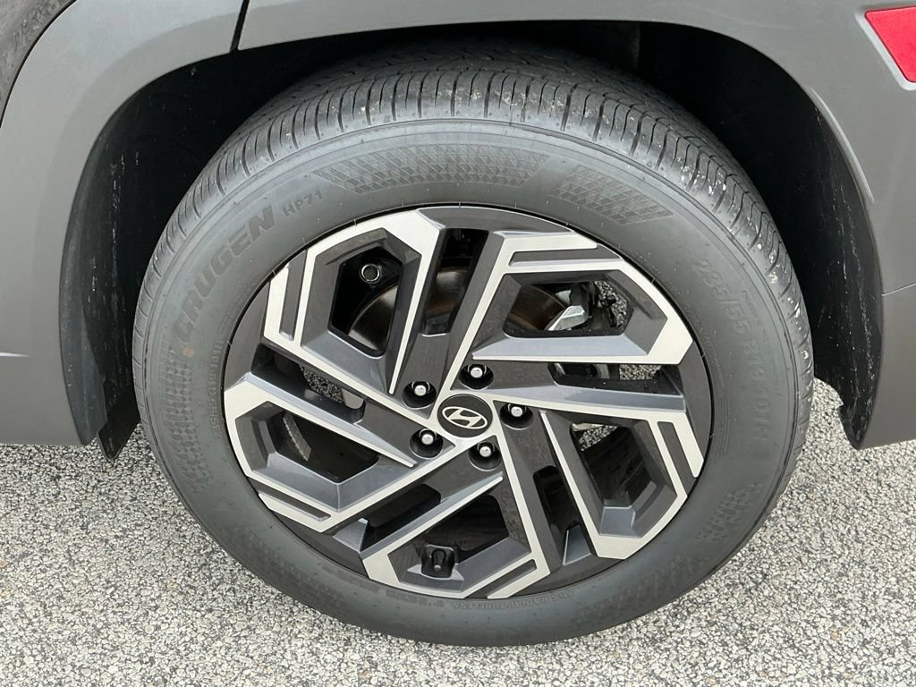 Used 2025 Hyundai Tucson Limited FWD image 33