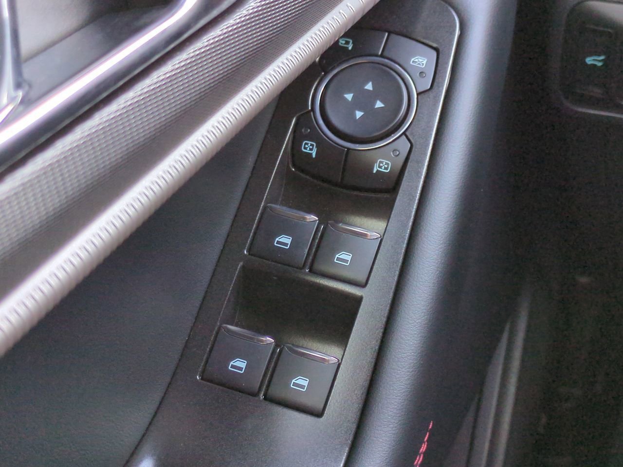 Certified 2025 Ford Explorer ST-Line w/ Premium Package image 23