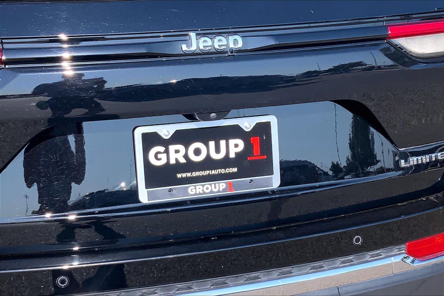 Used 2023 Jeep Grand Cherokee Limited AWD/4WD image 31