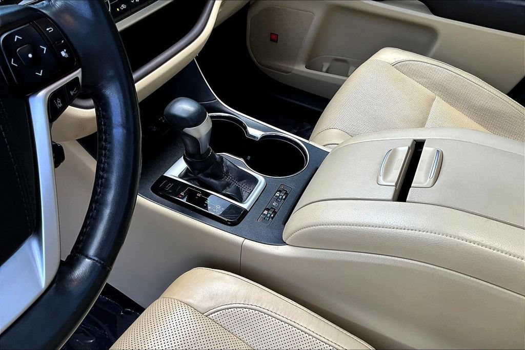 Used 2019 Toyota Highlander Limited Platinum AWD/4WD image 20
