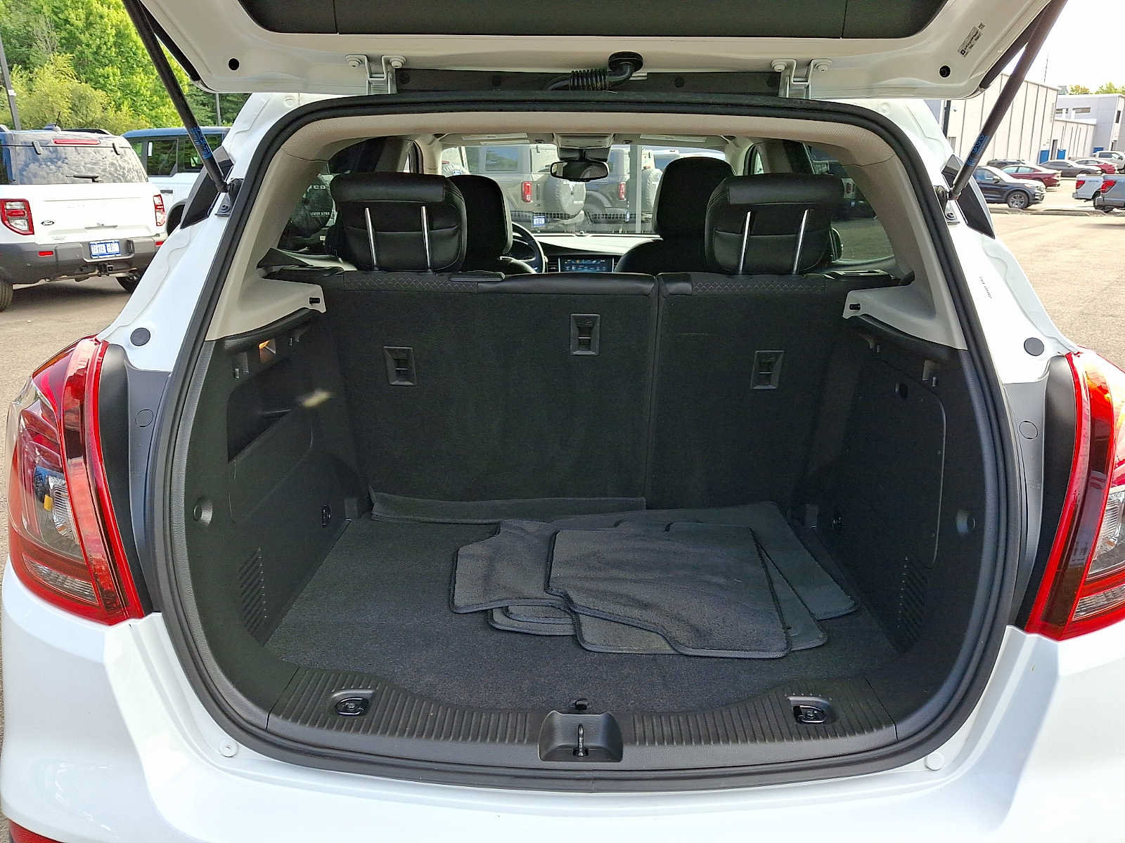 Used 2019 Buick Encore Preferred AWD/4WD image 28