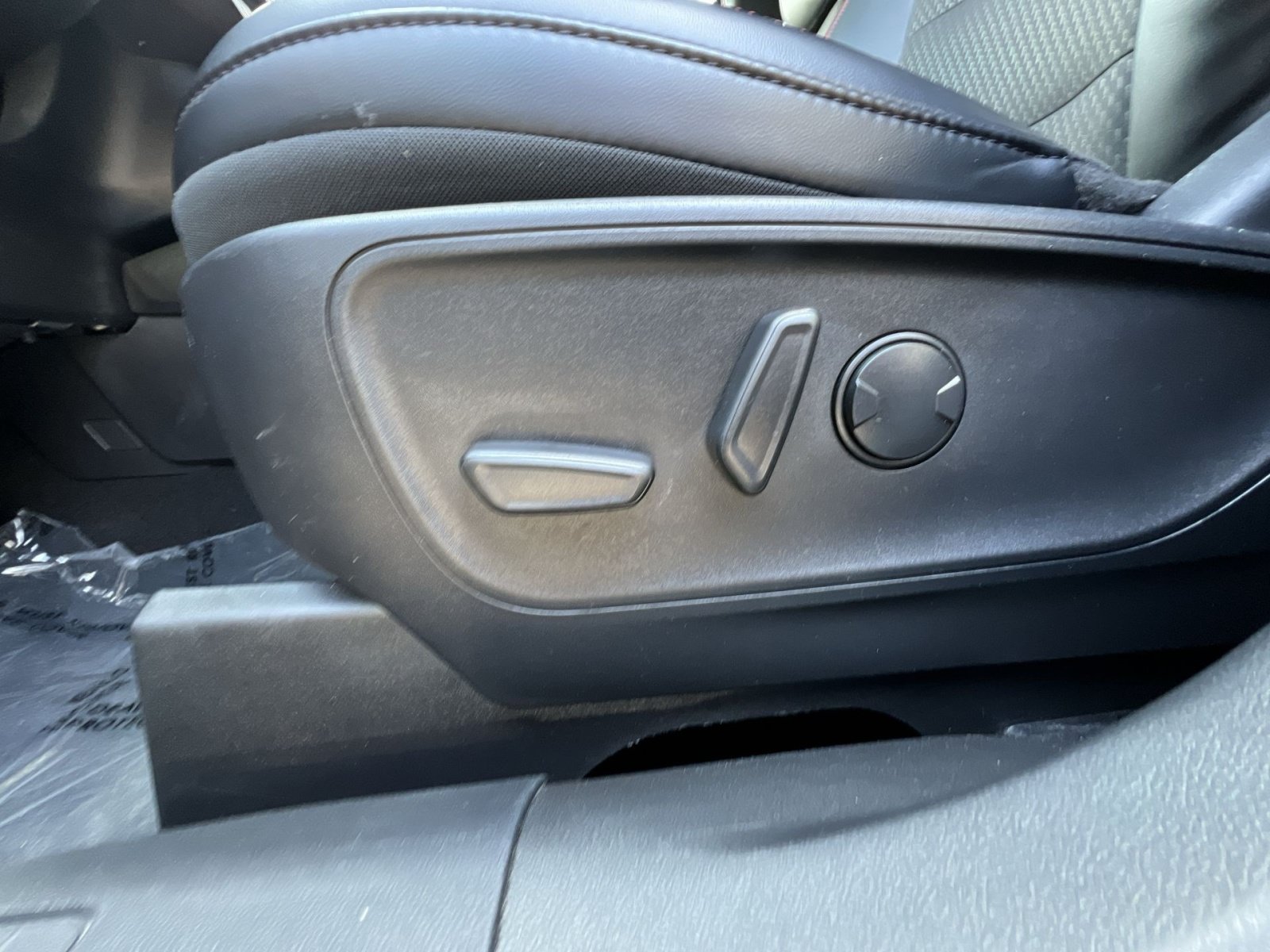 Certified 2025 Ford Escape ST-Line Select AWD/4WD image 22