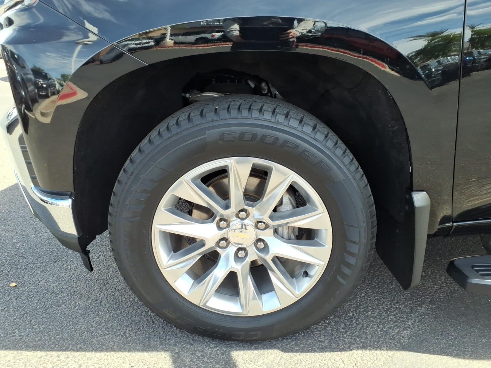 Used 2020 Chevrolet Silverado 1500 LTZ w/ LTZ Plus Package AWD/4WD image 9
