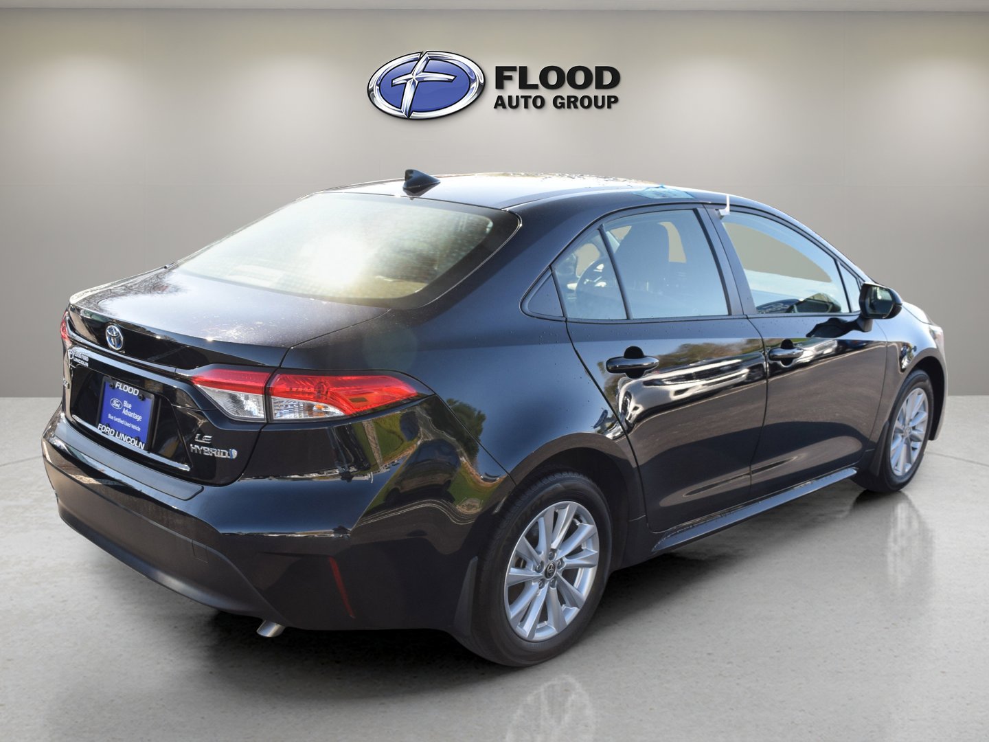 Used 2024 Toyota Corolla LE w/ LE Convenience Package FWD image 4