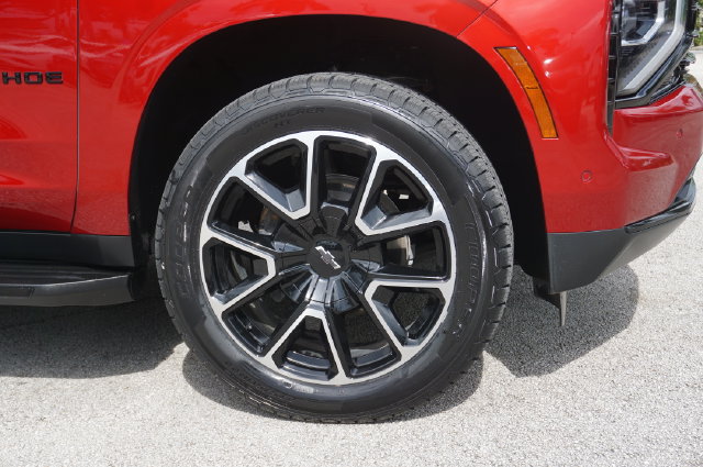Used 2025 Chevrolet Tahoe RST w/ Comfort Package RWD image 17