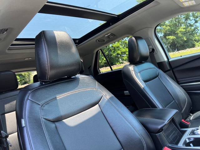 Certified 2023 Ford Explorer Limited w/ Equipment Group 301A AWD/4WD image 39