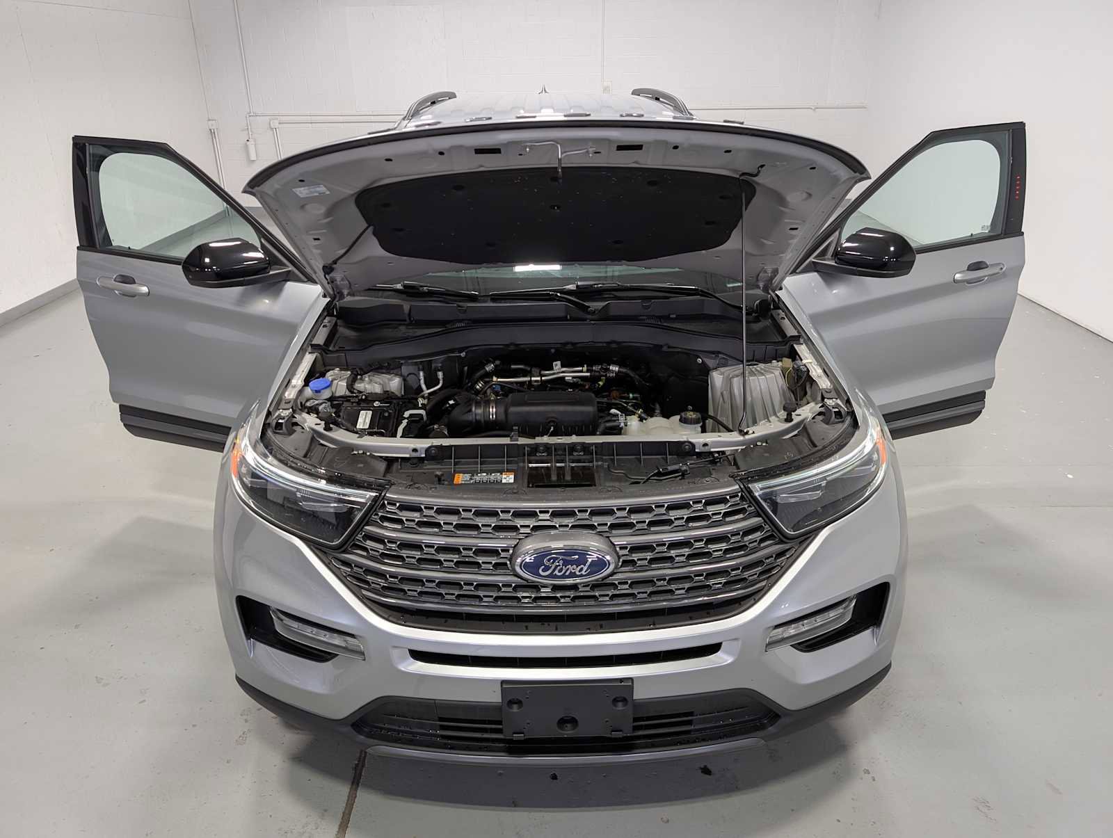 Certified 2023 Ford Explorer XLT w/ Equipment Group 202A AWD/4WD image 13