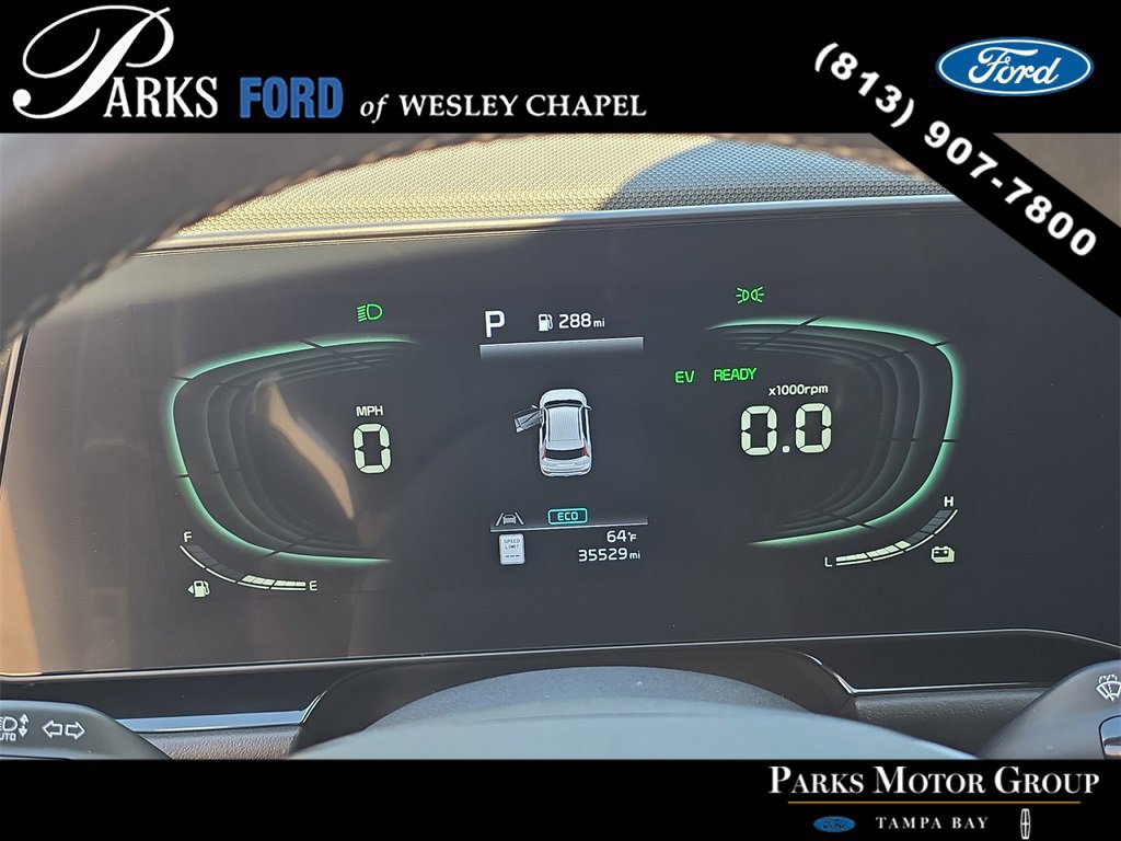 Used 2023 Kia Niro SX Touring image 31