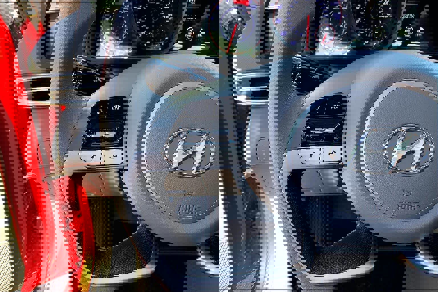 Used 2023 Hyundai Elantra SEL w/ Preferred Accessory Package image 24