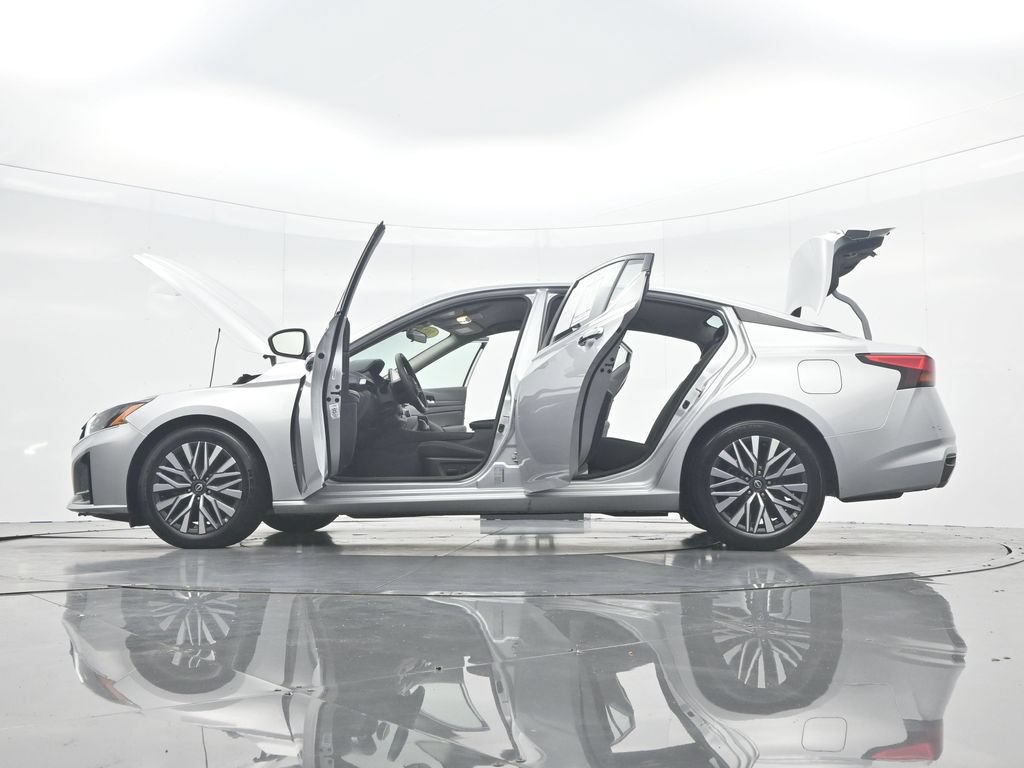 Used 2024 Nissan Altima 2.5 SV FWD image 51