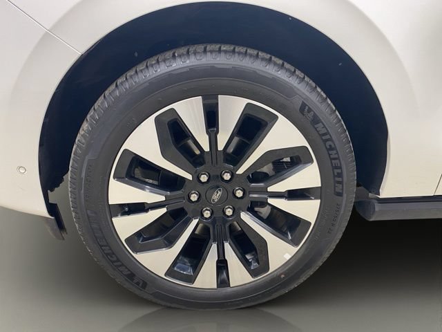 Certified 2025 Ford Expedition Max Platinum w/ Driver's Package AWD/4WD image 25