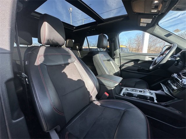 Certified 2023 Ford Explorer ST-Line w/ Class IV Trailer Tow Package image 36