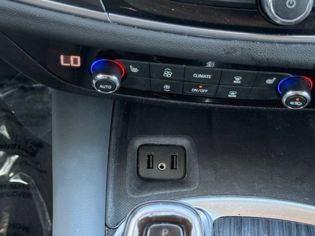 Used 2018 Buick Enclave Essence FWD image 7