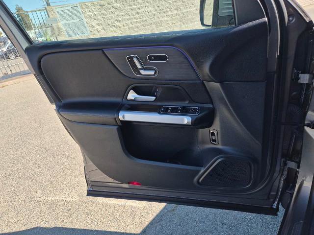Used 2023 Mercedes-Benz GLB 250 w/ Premium Package image 27