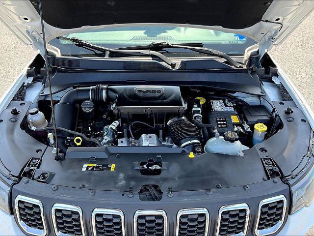 Used 2024 Jeep Compass Latitude AWD/4WD image 30