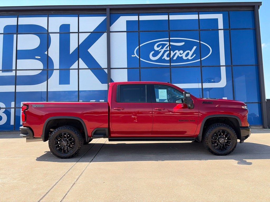 Used 2025 Chevrolet Silverado 2500 LTZ w/ Trail Boss Package AWD/4WD image 8